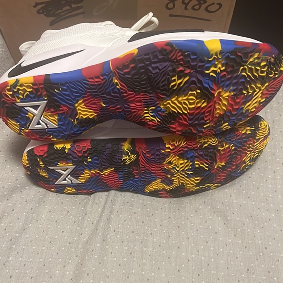 Gently used Sz 10 PG2 ‘NCAA Tournament’ No Box - Picture 6 of 6